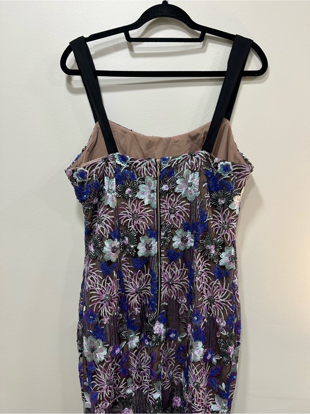 Elliatt Paige Sequin Dress - Picture 5 of 8